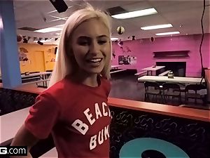 little teenage Kiara goes from skating rink to deepthroating chisel